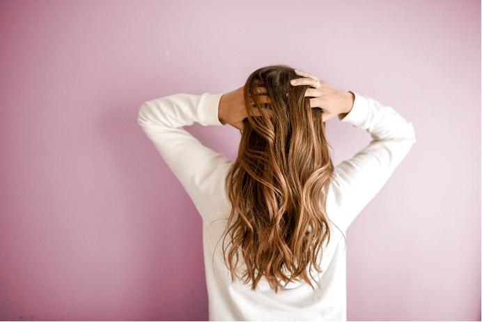 Combat dry and frizzy hair | Featured Image